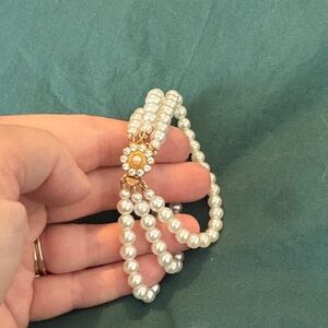 Elegant Pearl Beaded Bracelet with Gold Accent